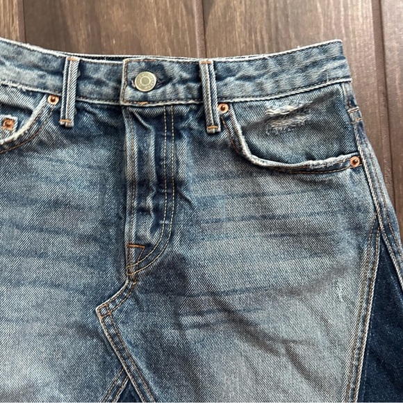 GRLFRND Eva Denim Distressed Skirt in Sir Duke Sz 23 - Picture 4 of 9